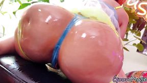 Busty Beauty Sinatra Monroe Receives Good Fuck