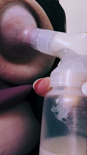Electric Breast Pump Expressing