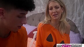 I Can Keep A Secret If You Can - Sex Deprived Stepmom Squirts On Massive Cock