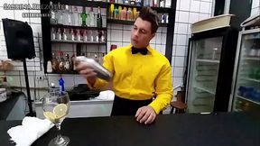 THE WAITER, O Gar&ccedil_om... quem nunca sonhou em fuder em um bar? nessa nova historinha Sabrina Prezotte fode deliciosamente O Gar&ccedil_om Derick em seu local de trabalho, dando uma deliciosa gor
