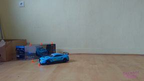 Sneaker-Girl Darleen - Remote Car Crush