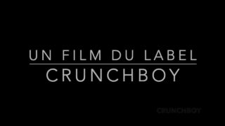 Devasa penisli amatör eşcinseller, oral seks, fisting ve sert anal ilişkiyle patlayıcı boşalmalar sergiliyor.