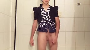 Long pecker Tran dancing