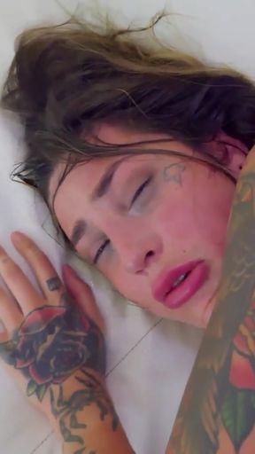Cute Brunette Dia Gets Her Pussy Pounded For The Holidays By Toby Dick!   Clip 2