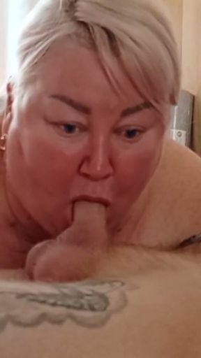 neighbor does a deep blowjob   Clip 2
