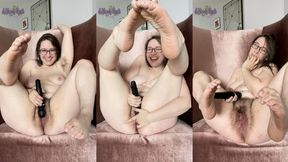 Barefoot hairy pussy fingering + squirts MOV