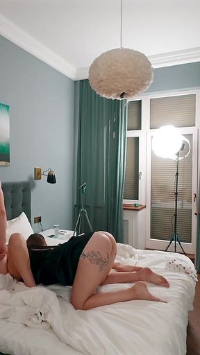 S6e3 Bts Pt2: Alice Ross Share Bed 3some - Uncut Sub Chaos!