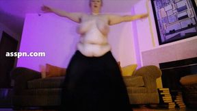 BBW Annie Working Her Abs In Goddess Pose