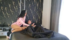 (valeria Toro) Sits on the White Guy's Cock Until He Gets the Milk in His Ass