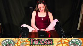 Demoness: DP Wvibrating Buttplug and Lush