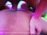 Joven cachondo universitario follado a pelo por profesor peludo semental con polla grande a 4 patas