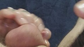 Guy anal plays with him self while masturbating