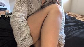 solo fingering session in sherpa fleece sweater
