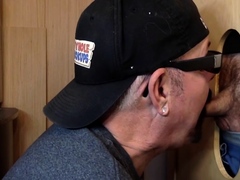 Facial loving gloryhole DILF sucks cock