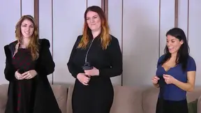 Pizza delivery guy watches amateur lesbian strip game