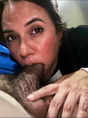 Nancy preparando su crema facial