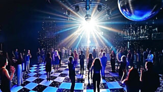 Franco Roccaforte martèle le cul serré de Christina Bella