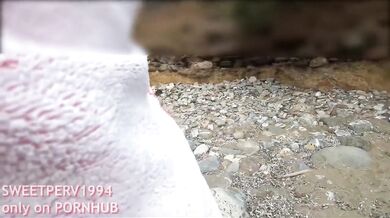 Teen Stranger Jerks Massive Beach Flash Cock To Gushing Cumshot
