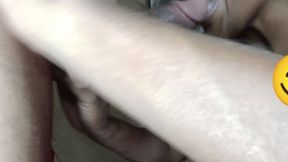 engolindo a porra do amante e recebendo na cara