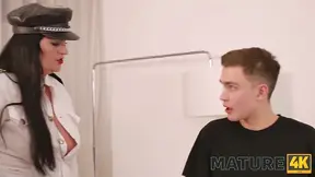 Inna Korzarka's Natural Tits Tempt in 4K成熟的激情戏份展示