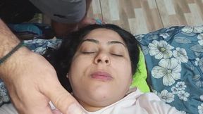Apretones y deformaciones en la cara.