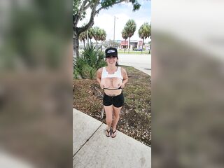 Honk if u love tits❤️