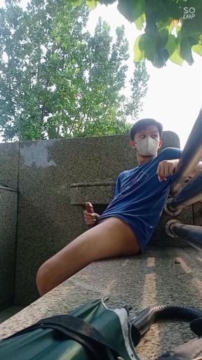 Aisa Young Twink Outdoor Jerk off and Cum