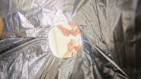 VR360 ERER LELE throws things into the trash can.