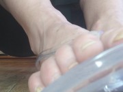 GIANTESS AND TRANSPARENT FLIP FLOP
