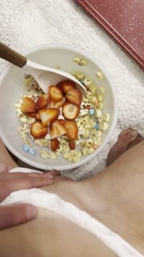 Making hot piss cereal for breakfast - come on over