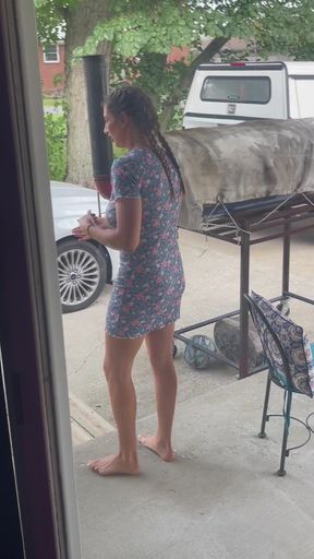 Pizza girl flashes delivery boy for a tip