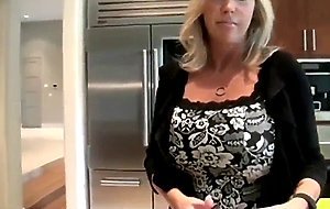 Naughty mature woman still loves fuck