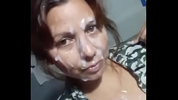 Cara llena de leche