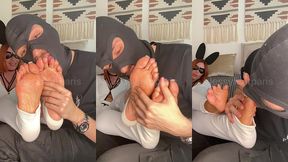 bonne fetes de paques un bon lechage de pieds avec un bon chien ...