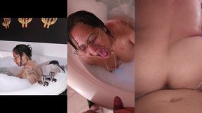 madura latina tetona culona en el jacuzzi meada y follada