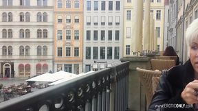 Vigorous Vanessa squirts eagerly from her tantalizing twat