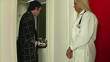 Rhylee Richards MILF Creampie from Mike Adriano