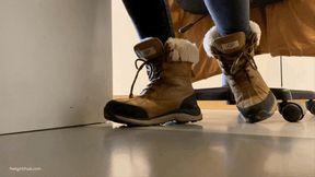 SHOEPLAY IN UGG BOOTS - MOV HD