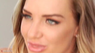 Cali Carter et Jessa Rhodes subissent une intense pénétration anale