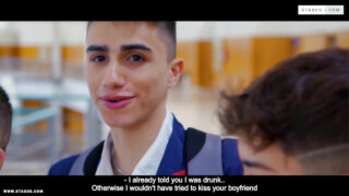 Οι στολή κολεγιόντες Ron Negba, Nathan Luna και Trent Benz αυνανίζονται με τεράστιες πούτσες και μετά γυμνοί κώλοι σε χύσιμο