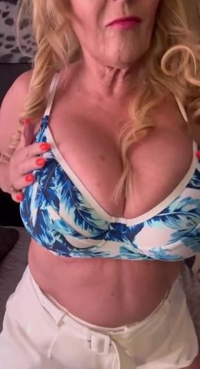 GILF Wendy Gets Filthy