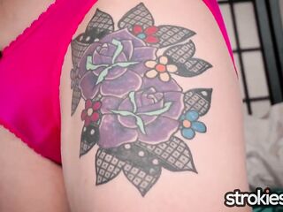 Strokies Violet Storm Gives an Epic Handjob