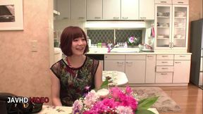 Mature Japanese housewife Airi Miyazaki shows off her amazing JAV blowjob