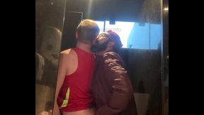 Sexo no banheiro do supermercado (cruising sex)