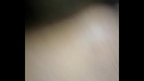 Magrinho sentando com gosto