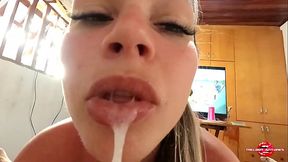 magrinha safada dando de ladinho para o moreno dotado, confira a buceta rosada mais gostosa do Brasil part 2