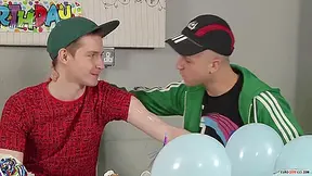 Milo Millis And Deacon Hunter - Gets A Birthday Fucking