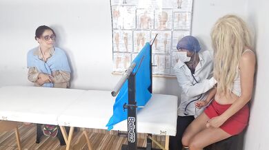 Stepmom makes stepdaughter climax at gynecologist surprise exam