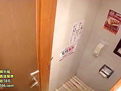 220523居酒屋の便所でエッチするやつb