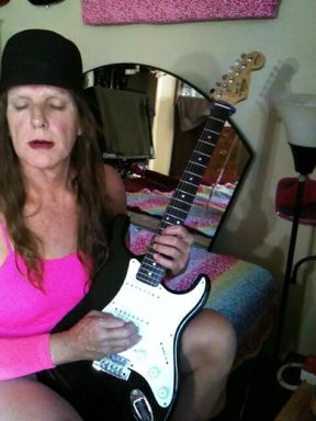 Lizzy Yum Vintage and Behind the Scenes 32